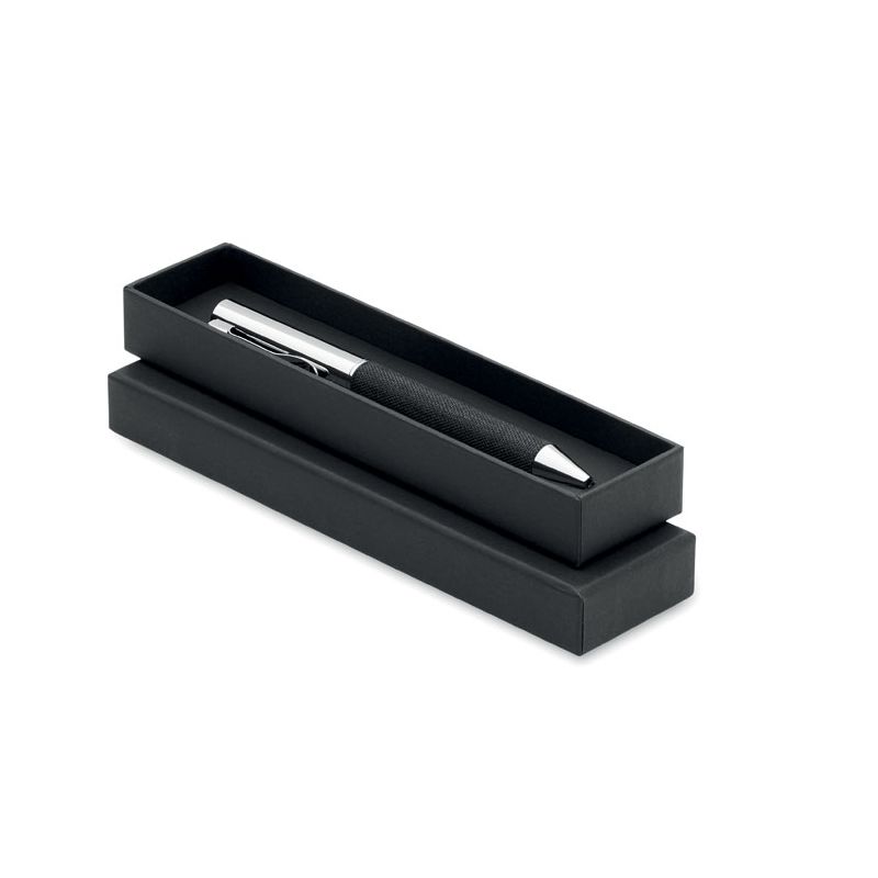 Stylo métallique dans la boîte