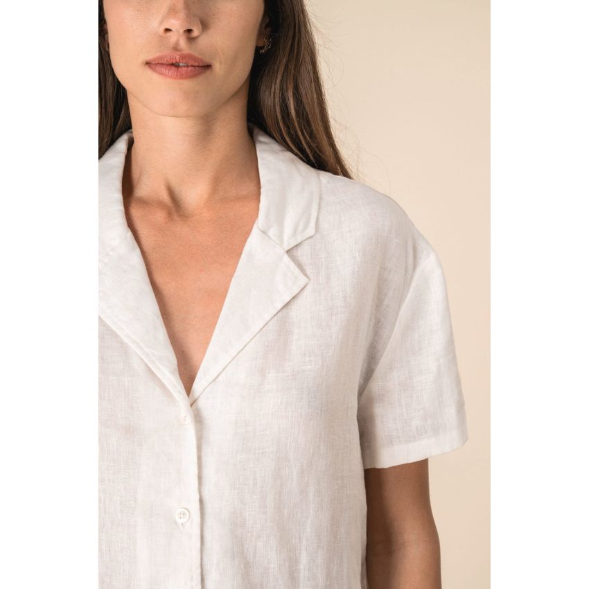Chemise manches courtes en lin avec col bowling pour femme